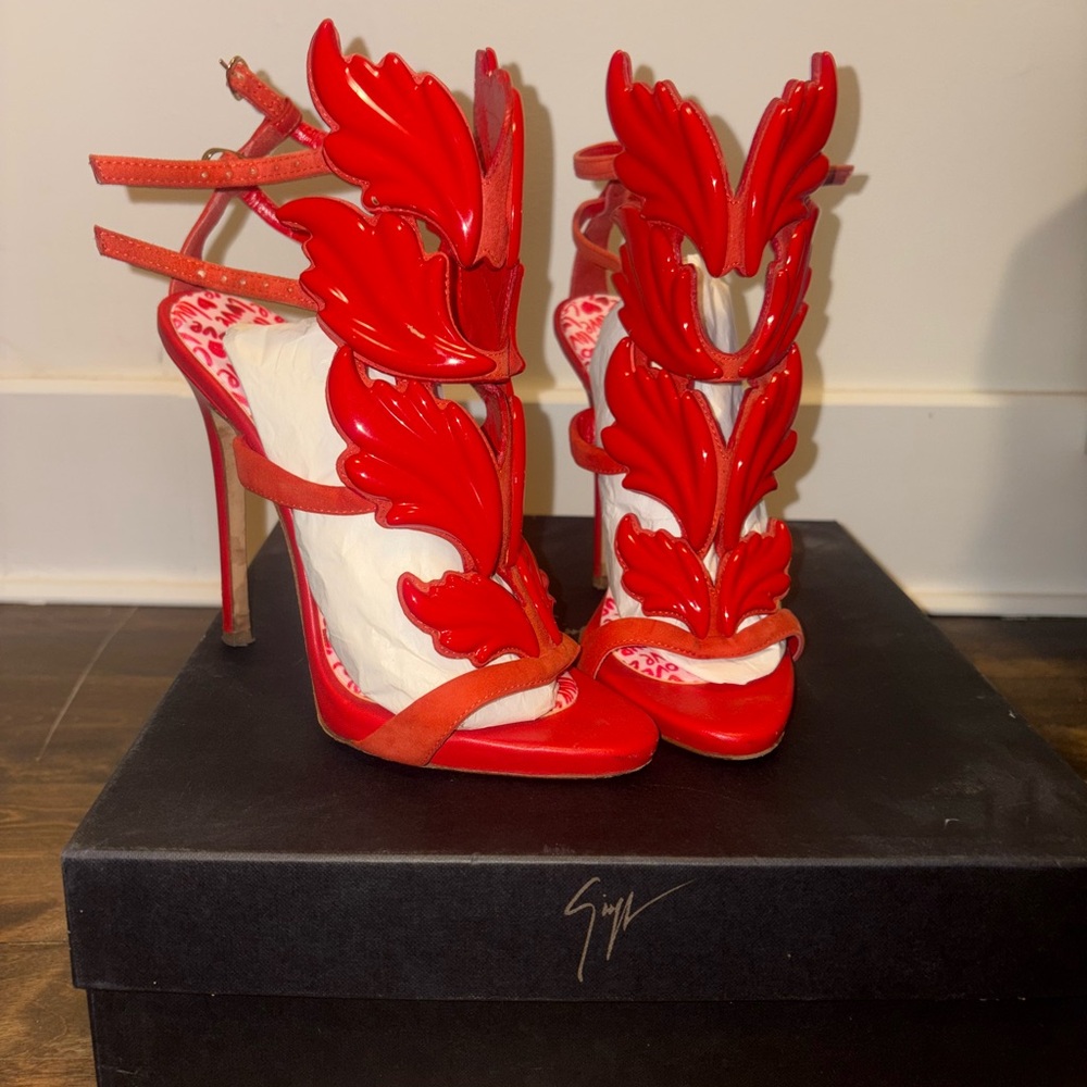 Giuseppe Zanotti Red Sculpted Heels - Picture 2 of 4